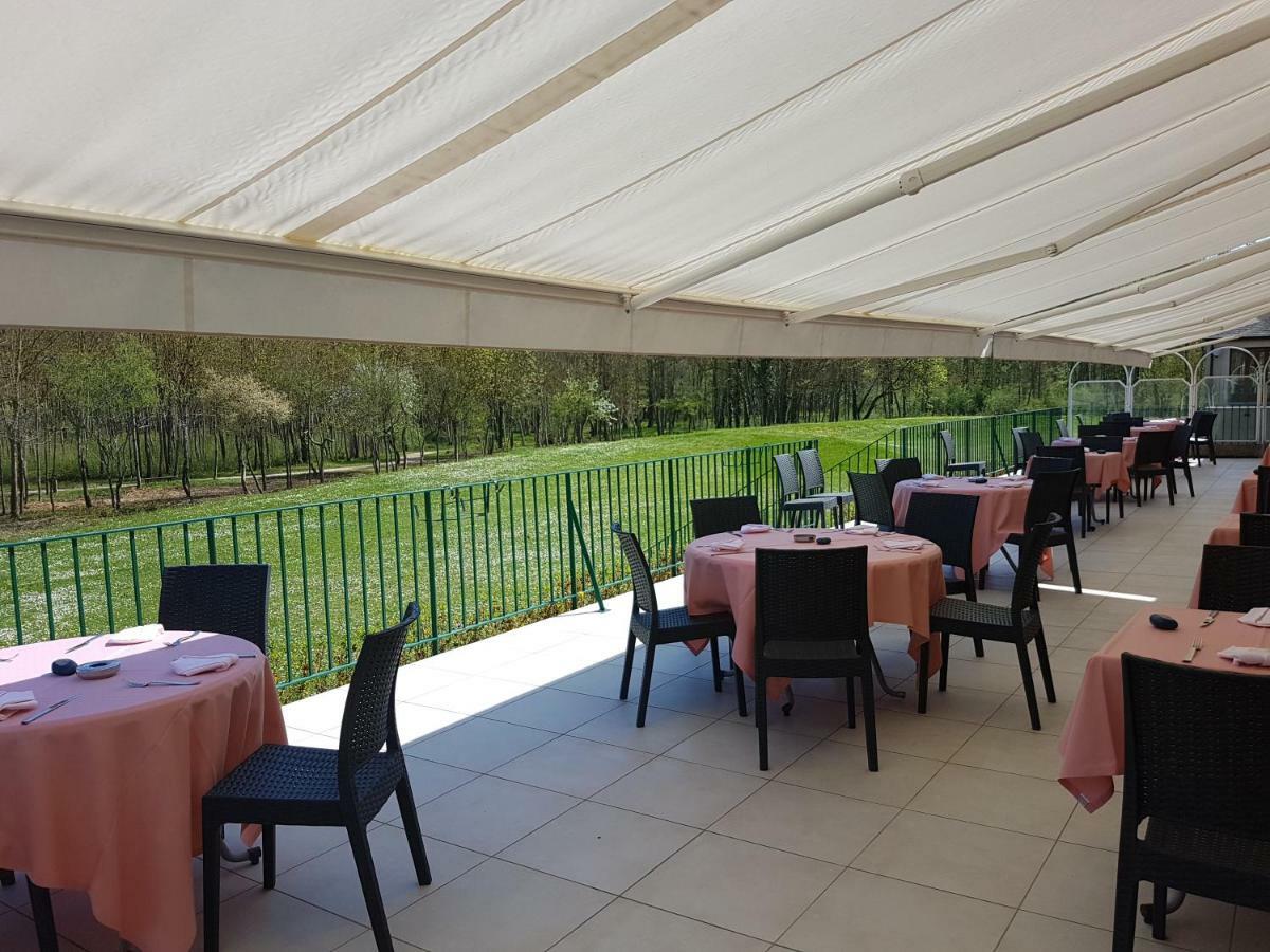 Ferrieres-en-Gatinais Logis Hotel Restaurant De L'Abbaye מראה חיצוני תמונה